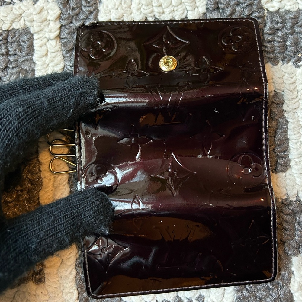 LOUIS VUITTON VERNIS 4 ring key holder - Picture 8 of 16